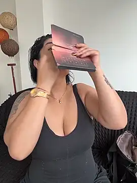 karenlennox1 online show from 03/07/26, 08:58