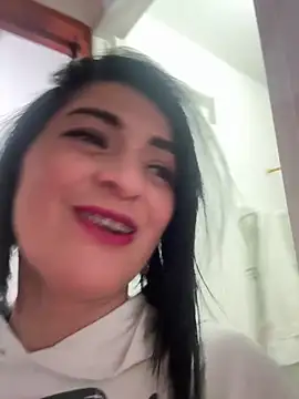 karenlennox1 online show from 03/19/25, 10:53