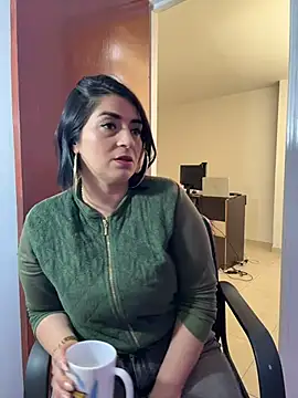 karenlennox1 online show from 03/20/26, 10:44