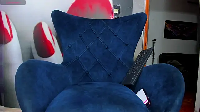 karenlennox1 online show from 10/31/25, 12:51