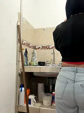 karenlennox1 online show from 11/22/25, 10:19