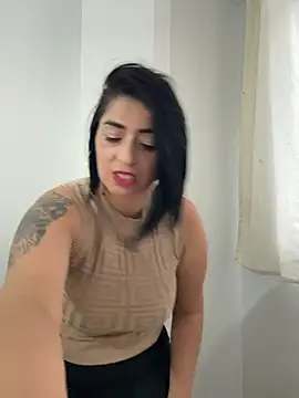 karenlennox1 online show from 03/18/26, 10:43