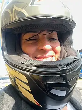 karenlennox1 online show from 11/17/25, 08:13