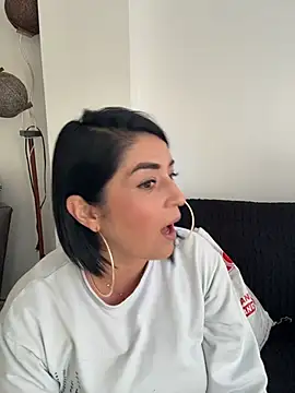 karenlennox1 online show from 03/26/26, 10:18