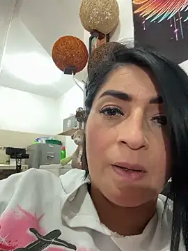 karenlennox1 online show from 01/13/26, 10:24