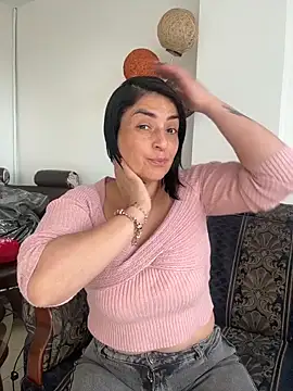 karenlennox1 online show from 02/20/26, 10:33