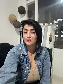 karenlennox1 online show from 02/25/26, 11:59