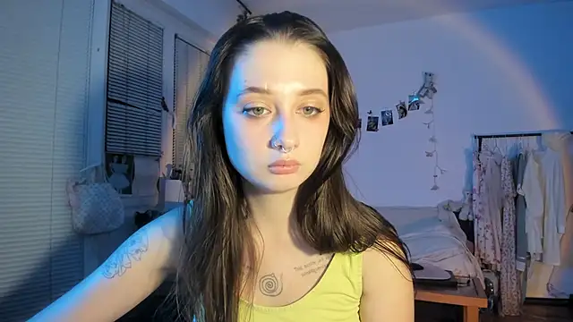 Snapshot of Jenny_darling_love chatting on 09/27/25, 06:14 Jenny darling love online show from 09/27/25, 06:14