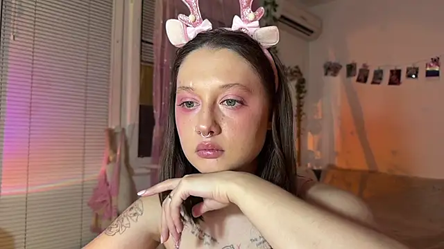 Snapshot of Jenny_darling_love chatting on 07/17/26, 07:33 Jenny darling love online show from 07/17/26, 07:33