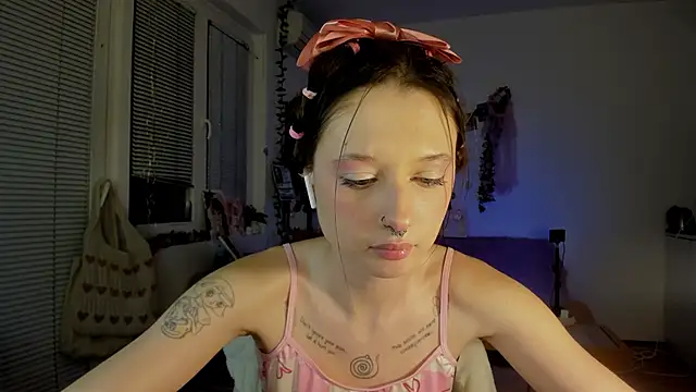 Snapshot of Jenny_darling_love chatting on 01/01/25, 11:51 Jenny darling love online show from 01/01/25, 11:51