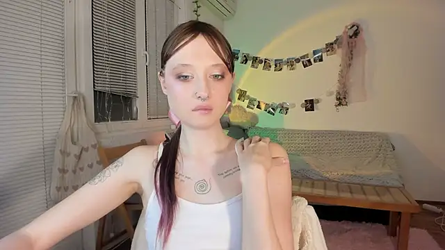 Snapshot of Jenny_darling_love chatting on 01/22/25, 07:45 Jenny darling love online show from 01/22/25, 07:45