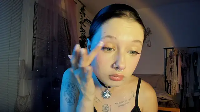 Snapshot of Jenny_darling_love chatting on 09/19/25, 06:12 Jenny darling love online show from 09/19/25, 06:12