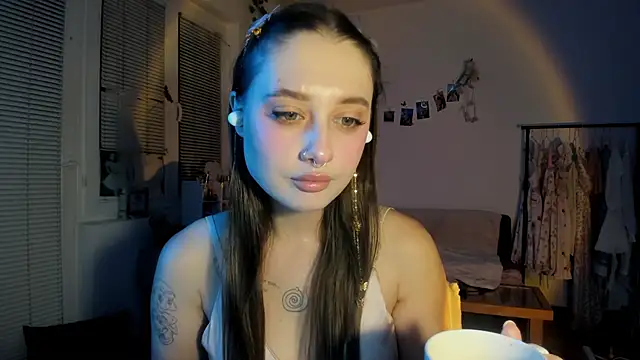 Snapshot of Jenny_darling_love chatting on 09/22/25, 06:03 Jenny darling love online show from 09/22/25, 06:03