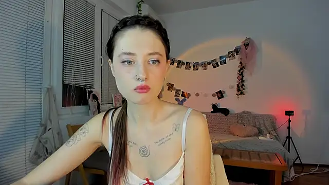 Snapshot of Jenny_darling_love chatting on 02/06/25, 07:07 Jenny darling love online show from 02/06/25, 07:07