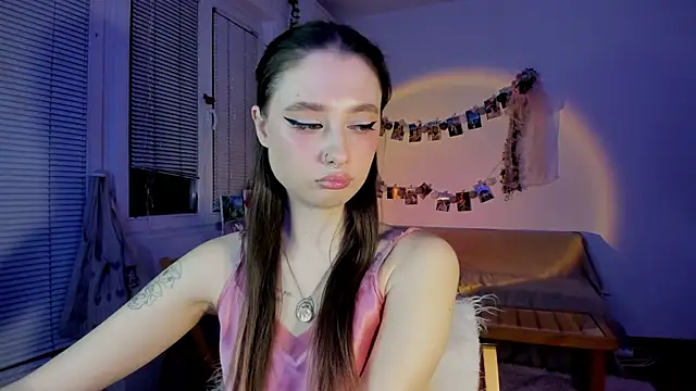 Snapshot of Jenny_darling_love chatting on 03/21/25, 07:02 Jenny darling love online show from 03/21/25, 07:02