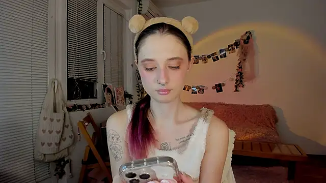 Snapshot of Jenny_darling_love chatting on 12/24/24, 07:44 Jenny darling love online show from 12/24/24, 07:44