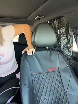 Snapshot of Cherry-red-xo chatting on 10/13/25, 04:52 Cherry-red-xo online show from 10/13/25, 04:52