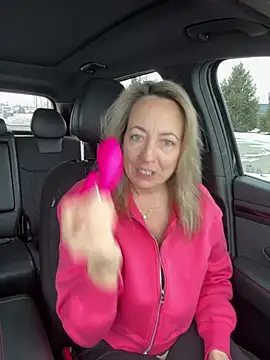 Snapshot of Cherry-red-xo chatting on 01/13/25, 08:15 Cherry-red-xo online show from 01/13/25, 08:15