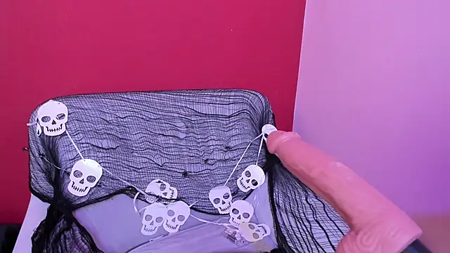 Kate bunny  online show from 10/30/25, 09:51