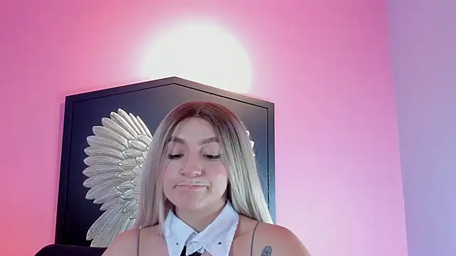 Kate bunny  online show from 12/18/25, 11:36