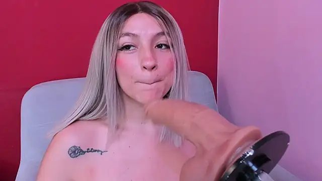 Kate bunny  online show from 04/22/26, 12:23