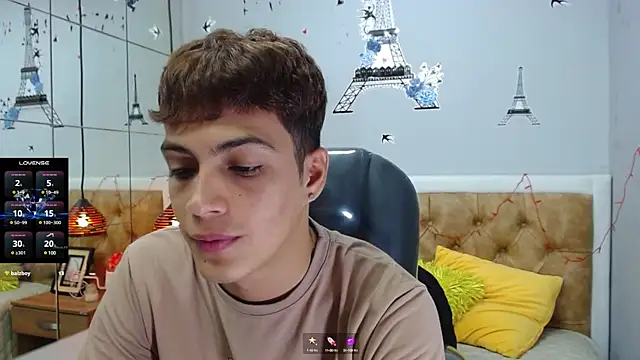 Snapshot of SkinnyBoy_ chatting on 03/19/25, 03:08 SkinnyBoy online show from 03/19/25, 03:08