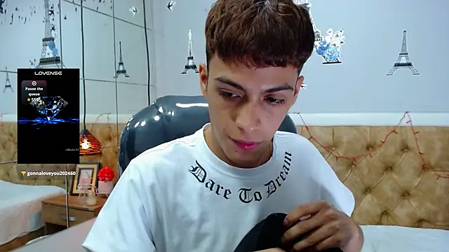 Snapshot of SkinnyBoy_ chatting on 03/11/25, 06:08 SkinnyBoy online show from 03/11/25, 06:08