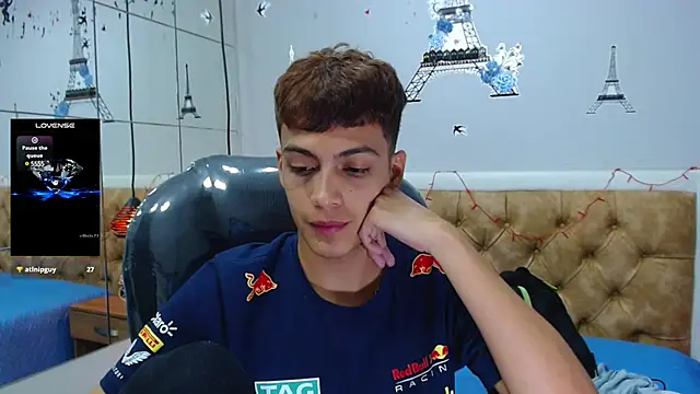 Snapshot of SkinnyBoy_ chatting on 03/07/25, 03:39 SkinnyBoy online show from 03/07/25, 03:39