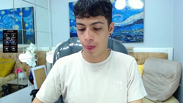 Snapshot of SkinnyBoy_ chatting on 09/22/25, 12:33 SkinnyBoy online show from 09/22/25, 12:33