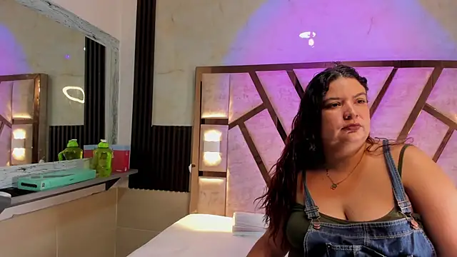 molly sweetee online show from 12/16/25, 01:43