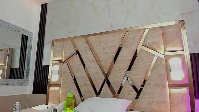 molly sweetee online show from 10/19/25, 01:41