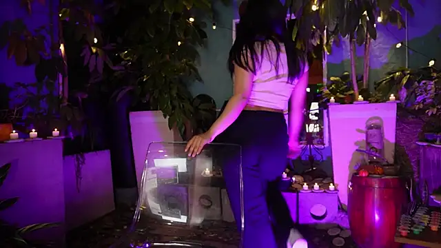 Snapshot of Sophia_wilsonn_ chatting on 10/31/25, 09:17 Sophia wilsonn online show from 10/31/25, 09:17