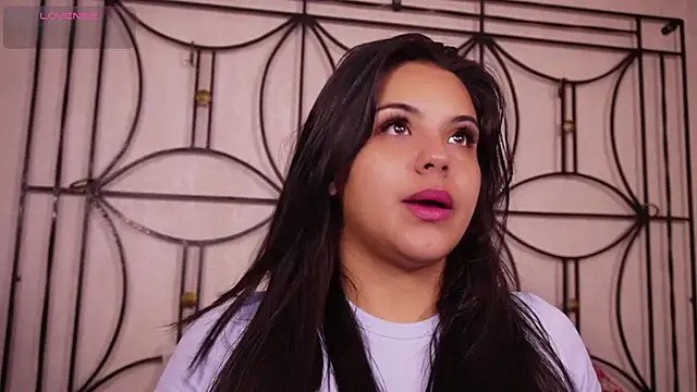 Snapshot of Sophia_wilsonn_ chatting on 12/03/25, 11:09 Sophia wilsonn online show from 12/03/25, 11:09