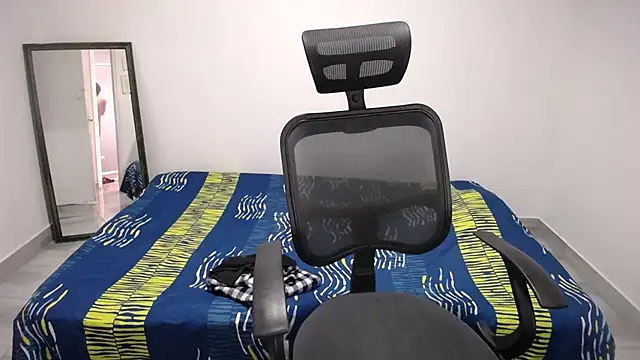 present the magic online show from 11/24/25, 06:19