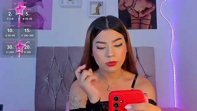 Ashley piinkk  online show from 12/01/25, 05:30