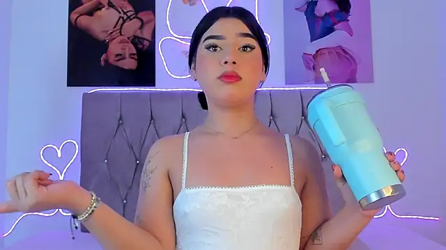 Ashley piinkk  online show from 05/06/26, 06:50