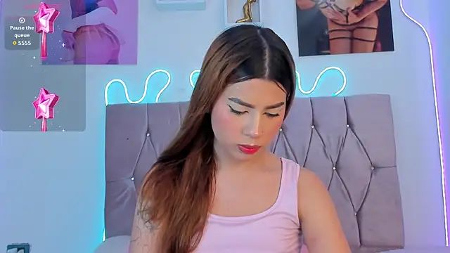 Ashley piinkk  online show from 10/30/25, 02:14