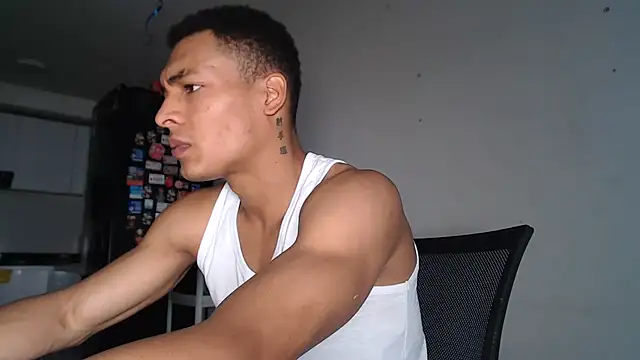 Snapshot of Jhonyblack_1 chatting on 05/12/26, 04:35 Jhonyblack 1 online show from 05/12/26, 04:35