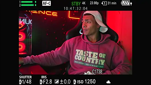 Snapshot of Jhonyblack_1 chatting on 12/19/25, 04:16 Jhonyblack 1 online show from 12/19/25, 04:16