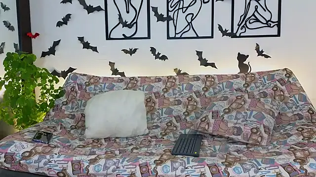 Nicole and deam13 online show from 10/07/25, 11:50