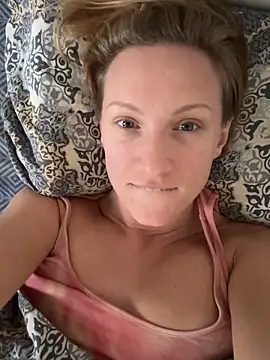 Snapshot of UmaTruewoman chatting on 06/17/26, 02:00 UmaTruewoman online show from 06/17/26, 02:00