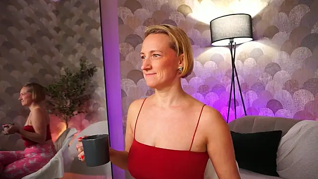 Snapshot of UmaTruewoman chatting on 06/14/26, 05:41 UmaTruewoman online show from 06/14/26, 05:41