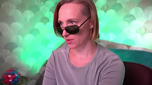 UmaTruewoman online show from 12/23/25, 05:51