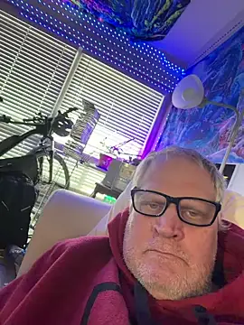 Snapshot of Mimmoromeo1973 chatting on 02/06/26, 10:28 Mimmoromeo1973 online show from 02/06/26, 10:28