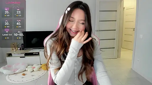 Snapshot of Fluffy_Rose chatting on 05/16/26, 10:36 Fluffy Rose online show from 05/16/26, 10:36