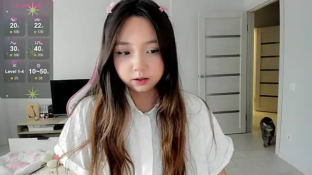 Snapshot of Fluffy_Rose chatting on 05/07/26, 04:06 Fluffy Rose online show from 05/07/26, 04:06