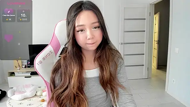 Snapshot of Fluffy_Rose chatting on 05/22/26, 03:04 Fluffy Rose online show from 05/22/26, 03:04