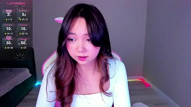 Fluffy Rose online show from 11/08/25, 01:36