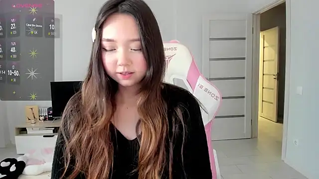 Snapshot of Fluffy_Rose chatting on 05/21/26, 03:04 Fluffy Rose online show from 05/21/26, 03:04