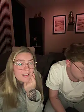 xX HotCouple Xx online show from 09/25/25, 08:04